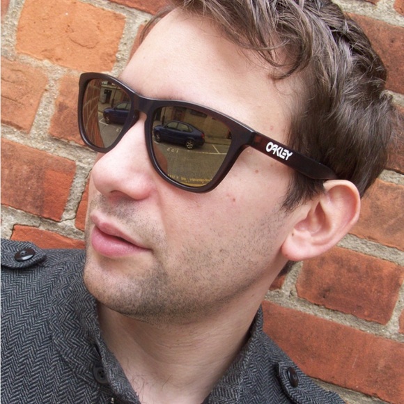 Vintage Oakley black Frogskins from Lunettes London